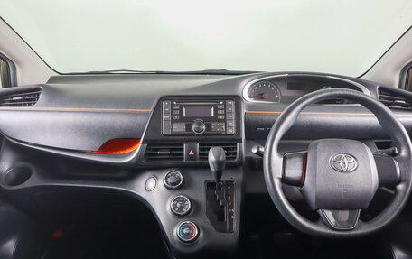 Toyota Sienta II, 2016 год, 1 379 000 рублей, 14 фотография