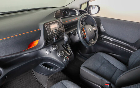 Toyota Sienta II, 2016 год, 1 379 000 рублей, 12 фотография