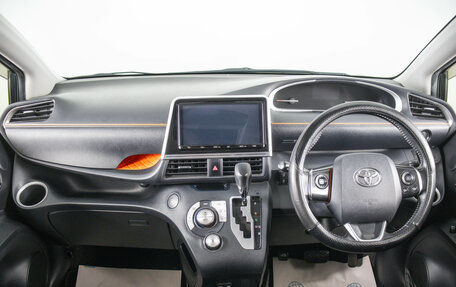 Toyota Sienta II, 2020 год, 1 849 000 рублей, 14 фотография