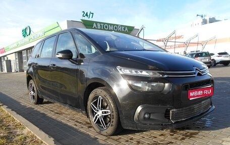 Citroen C4 Picasso II рестайлинг, 2017 год, 1 000 000 рублей, 1 фотография