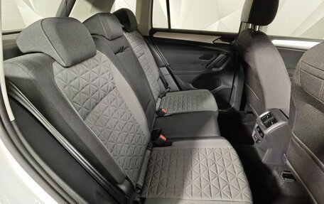 Volkswagen Tiguan II, 2021 год, 3 680 000 рублей, 16 фотография