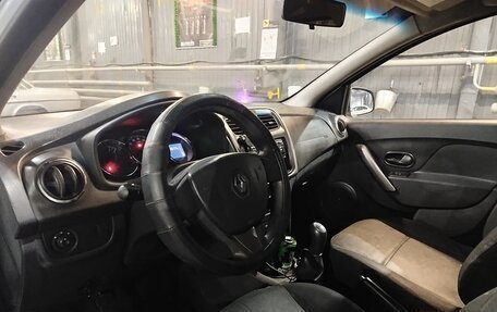 Renault Logan II, 2015 год, 650 000 рублей, 10 фотография