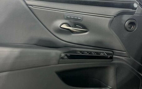 Lexus ES VII, 2022 год, 4 600 000 рублей, 18 фотография
