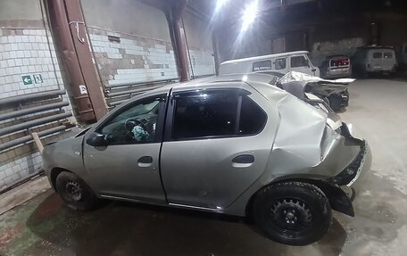 Renault Logan II, 2018 год, 250 000 рублей, 15 фотография