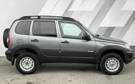 Chevrolet Niva I рестайлинг, 2017 год, 648 000 рублей, 4 фотография