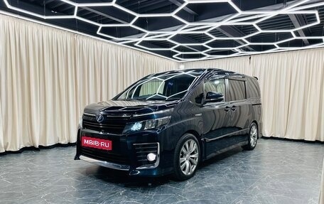 Toyota Voxy III, 2016 год, 1 899 000 рублей, 1 фотография