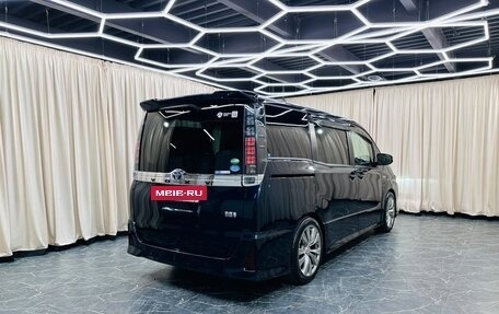 Toyota Voxy III, 2016 год, 1 899 000 рублей, 5 фотография
