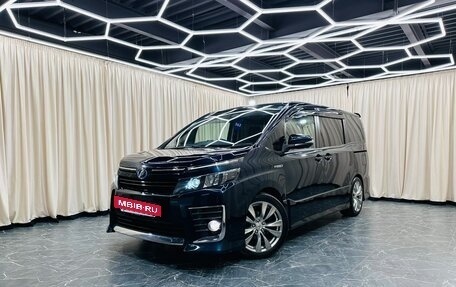 Toyota Voxy III, 2016 год, 1 899 000 рублей, 32 фотография