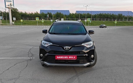 Toyota RAV4, 2016 год, 2 600 000 рублей, 8 фотография
