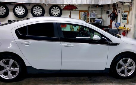 Chevrolet Volt I, 2013 год, 900 000 рублей, 2 фотография