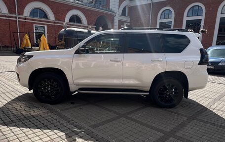 Toyota Land Cruiser Prado 150 рестайлинг 2, 2021 год, 6 600 000 рублей, 5 фотография