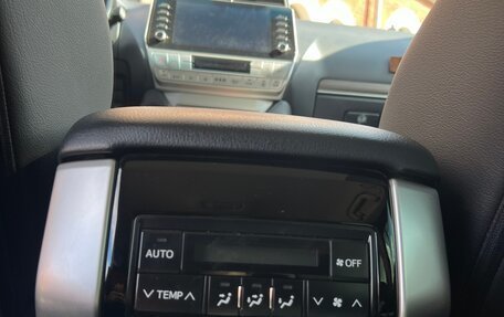 Toyota Land Cruiser Prado 150 рестайлинг 2, 2021 год, 6 600 000 рублей, 10 фотография