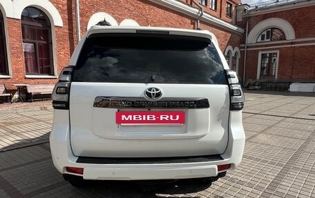 Toyota Land Cruiser Prado 150 рестайлинг 2, 2021 год, 6 600 000 рублей, 8 фотография