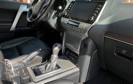 Toyota Land Cruiser Prado 150 рестайлинг 2, 2021 год, 6 600 000 рублей, 22 фотография