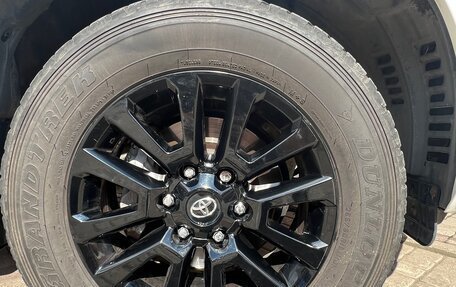 Toyota Land Cruiser Prado 150 рестайлинг 2, 2021 год, 6 600 000 рублей, 25 фотография