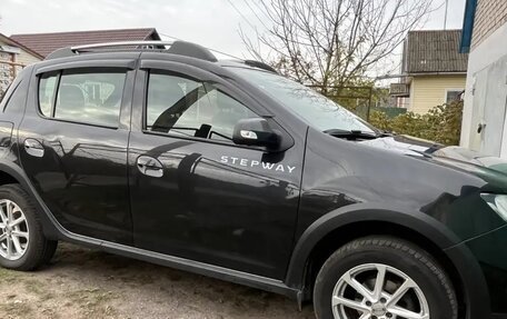 Renault Sandero II рестайлинг, 2016 год, 1 250 000 рублей, 1 фотография