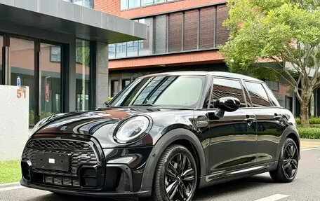 MINI Clubman, 2023 год, 2 076 000 рублей, 1 фотография