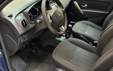 Renault Logan II, 2015 год, 850 000 рублей, 17 фотография