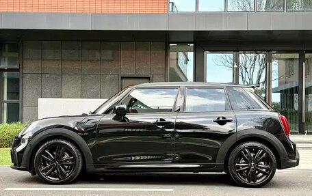 MINI Clubman, 2023 год, 2 076 000 рублей, 2 фотография