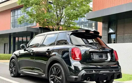 MINI Clubman, 2023 год, 2 076 000 рублей, 5 фотография