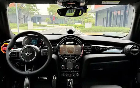MINI Clubman, 2023 год, 2 076 000 рублей, 10 фотография