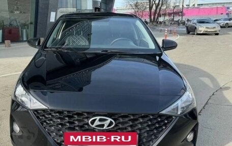 Hyundai Solaris II рестайлинг, 2021 год, 1 450 000 рублей, 2 фотография