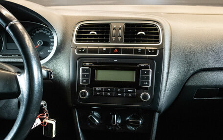Volkswagen Polo VI (EU Market), 2012 год, 700 000 рублей, 7 фотография