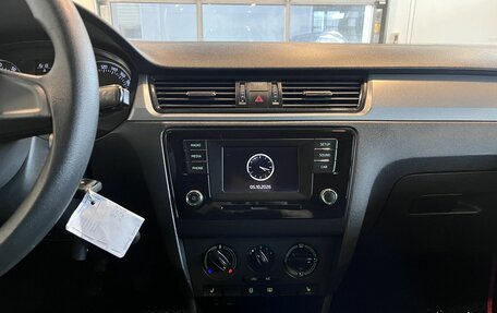 Skoda Rapid I, 2017 год, 1 080 000 рублей, 13 фотография