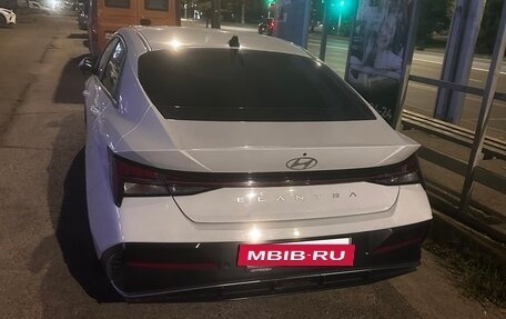 Hyundai Elantra, 2023 год, 1 645 000 рублей, 3 фотография