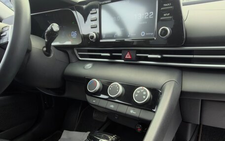 Hyundai Elantra, 2023 год, 1 645 000 рублей, 8 фотография