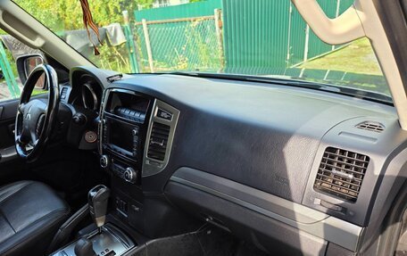 Mitsubishi Pajero IV, 2015 год, 3 200 000 рублей, 2 фотография