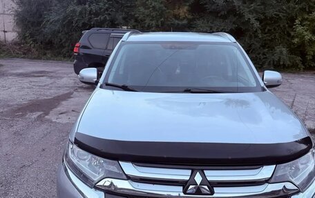 Mitsubishi Outlander III рестайлинг 3, 2016 год, 1 633 500 рублей, 5 фотография