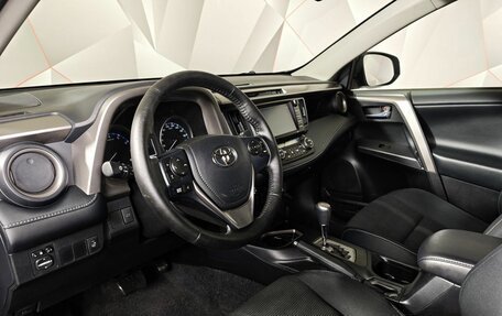 Toyota RAV4, 2018 год, 2 100 000 рублей, 18 фотография