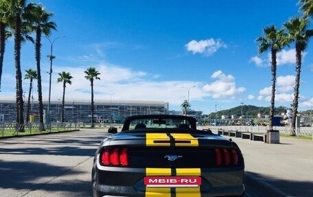 Ford Mustang VI рестайлинг, 2018 год, 2 320 000 рублей, 10 фотография