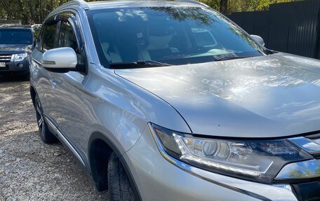 Mitsubishi Outlander III рестайлинг 3, 2016 год, 1 435 000 рублей, 6 фотография