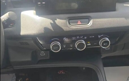 Honda Vezel, 2023 год, 2 452 000 рублей, 4 фотография