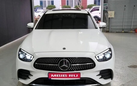Mercedes-Benz E-Класс, 2023 год, 4 700 000 рублей, 2 фотография