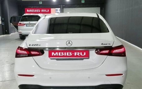 Mercedes-Benz E-Класс, 2023 год, 4 700 000 рублей, 4 фотография