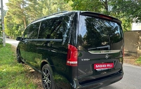 Mercedes-Benz V-Класс, 2022 год, 9 500 000 рублей, 4 фотография