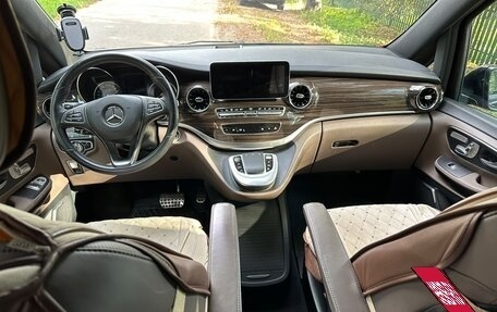 Mercedes-Benz V-Класс, 2022 год, 9 500 000 рублей, 19 фотография
