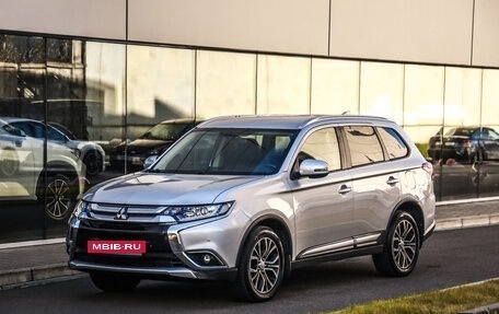 Mitsubishi Outlander III рестайлинг 3, 2018 год, 1 948 777 рублей, 3 фотография