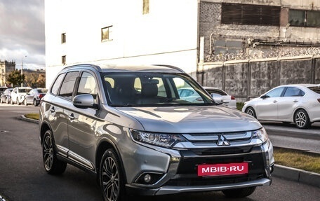 Mitsubishi Outlander III рестайлинг 3, 2018 год, 1 948 777 рублей, 5 фотография