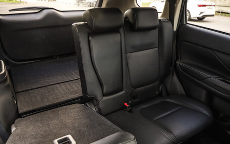 Mitsubishi Outlander III рестайлинг 3, 2018 год, 1 948 777 рублей, 34 фотография