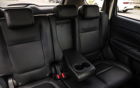 Mitsubishi Outlander III рестайлинг 3, 2018 год, 1 948 777 рублей, 33 фотография