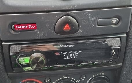 Renault Clio III, 2002 год, 300 000 рублей, 10 фотография