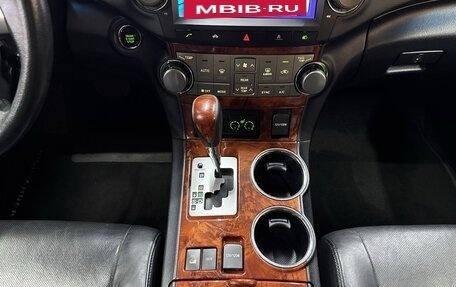 Toyota Highlander III, 2013 год, 2 150 000 рублей, 17 фотография