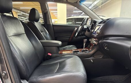 Toyota Highlander III, 2013 год, 2 150 000 рублей, 35 фотография