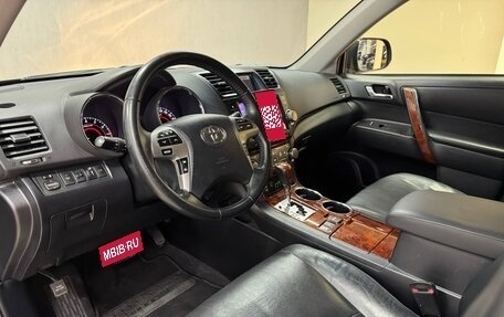 Toyota Highlander III, 2013 год, 2 150 000 рублей, 27 фотография