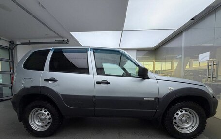 Chevrolet Niva I рестайлинг, 2018 год, 680 000 рублей, 5 фотография