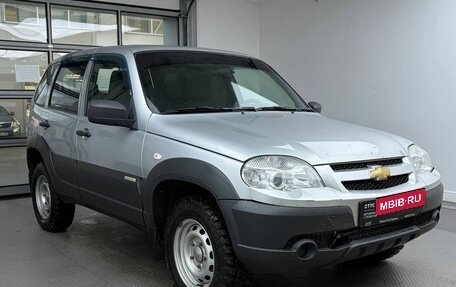 Chevrolet Niva I рестайлинг, 2018 год, 680 000 рублей, 3 фотография